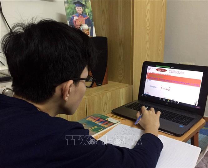 Bộ Tài chính: Đề xuất gói tín dụng hỗ trợ học sinh, sinh viên mua máy tính học trực tuyến